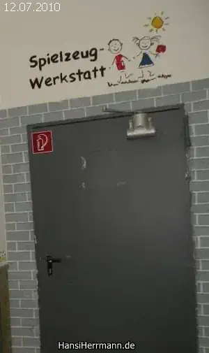 Die Tür »meiner« Spielzeug-Werkstatt hat sich für immer geschlossen.
 😢