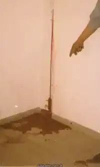 Wohnungzimmer eines gepeinigten Nachbarn