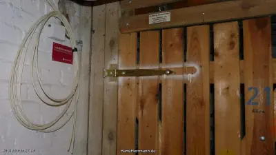 Kabel Deutschland: Aufgerolltes TV-Kabel im
 Keller
