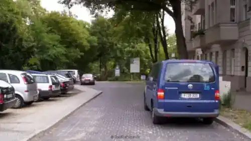 1-€-Imbiss – Parkplatz